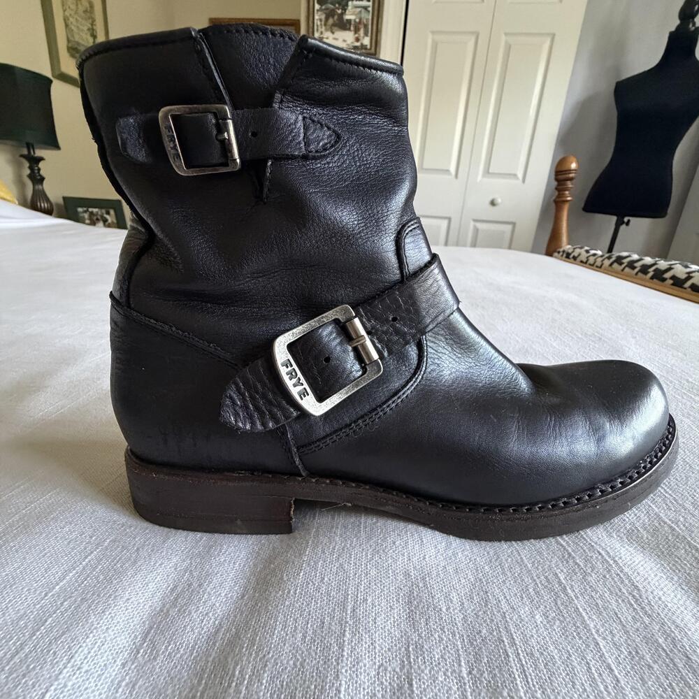 Frye Boots Womens Size 8.5 Black Leather Biker Ankle Zip Harness Moto Buckle